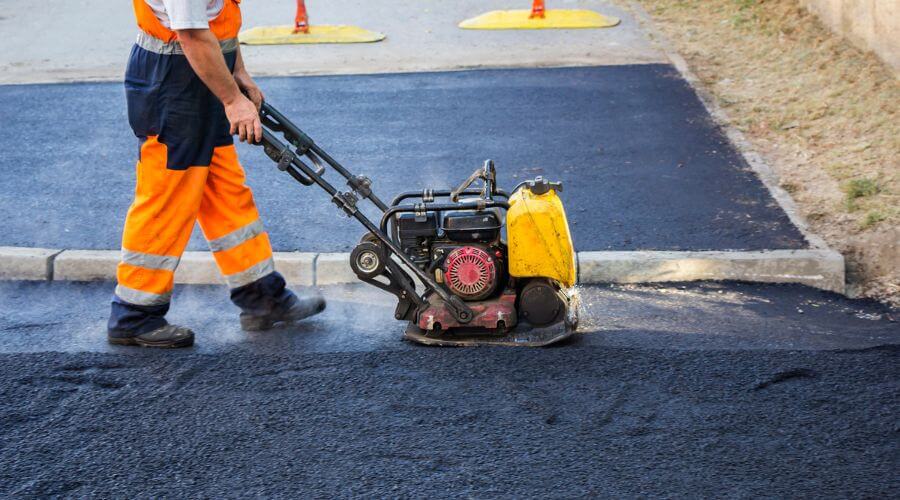 Professional gutter cleaning in Ciales, PR
